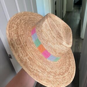 Stylish Tan Straw Hat with Multicolor Band
